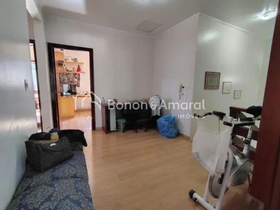 Imagem Linda casa à venda em Valinhos, situada em um condomínio tranquilo e com excelente localização. ...