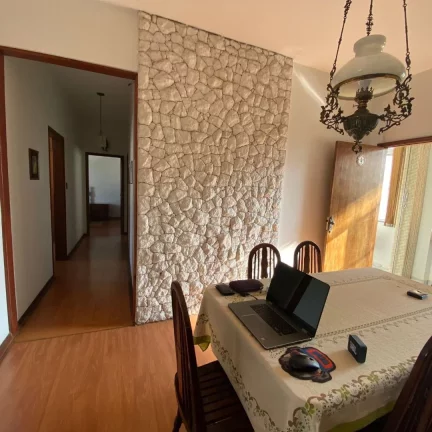 Imagem Apartamento à Venda em Piracicaba, Centro. Ótima localização. Com 2 dormitórios, Banheiro socia...