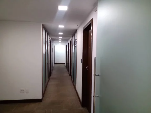 Imagem À VENDA E LOCAÇÃO - EXCELENTE ANDAR COMERCIAL NO CENTRO RJ