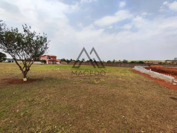 Imagem Lote 1.012m² pronto para construir - Condomínio Fechado - Cesário Lange/SP