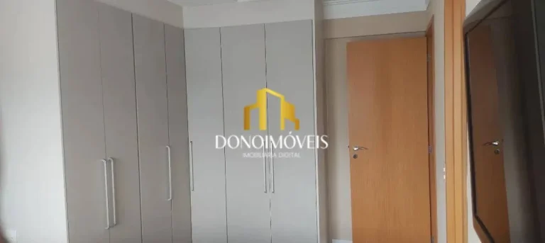 Imagem O apartamento no Condomínio SKY Patriani, em Santo André, tem 83m² e conta com 2 suítes, 2 vagas...