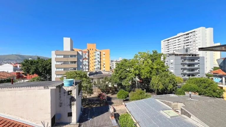 Imagem Cobertura à venda em Porto Alegre, Petrópolis, com 2 quartos, 131m2