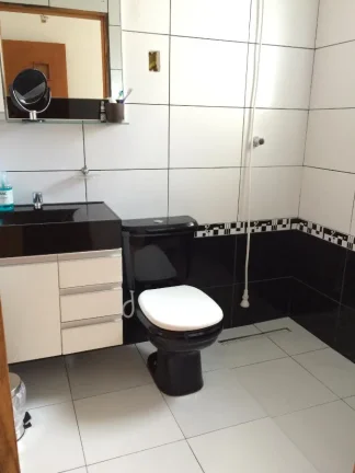 Imagem Sobrado para Venda por R$790.000,00 com 351m², 3 suites, 6 vagas e 7 banheiros - Jardim medina, Poá / SP - Cód. 13513
