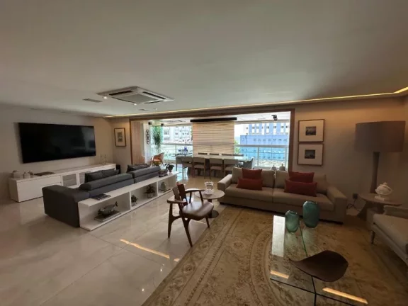Imagem A 5ª Avenida Imóveis apresenta essa exclusiva e bem decorada unidade de 3 Suites + gabinete no CONDOMÍNIO BARRA PORTO no melhor ponto da BARRA: