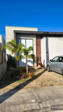 Imagem VENDO CASA DE 2 DORMITORIOS SENDO UMA SUITE CONDOMINIO FENDI - SIM