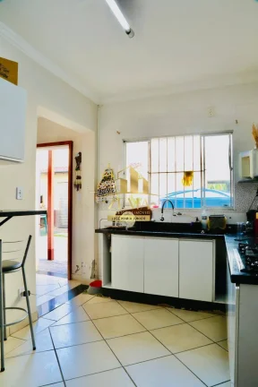 Imagem Casa Térrea 245m2 em 500m2, Piscina, Edicula, 05 vagas, Mogi Moderno