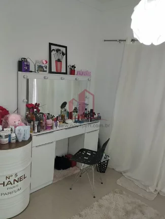 Imagem Casa de Luxo à Venda em Condomínio Villa Verde, Franco da Rocha-SP: 3 Quartos, 1 Suíte, 4 Banheiros, 2 Vagas, 330m² de Pura Elegância!