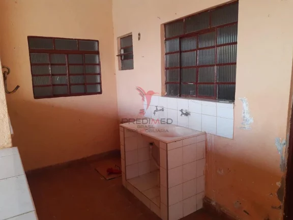 Imagem ...lt;br...gt;Casa cont...eacute;m 2 quartos grandes, 1 cozinha grande, sala, ...aacute;rea servi......