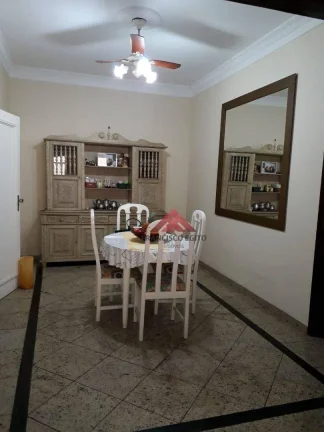 Imagem Excelente apartamento na praia de icaraí com pequena varanda lateral com vista parcial do mar,ampla sala de estar com 03 ambientes,sala de jantar,03