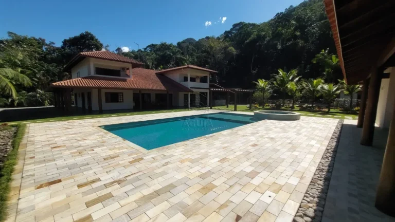 Imagem Uma Linda Mansão com 6 dormitórios com 5 mil metros de terreno