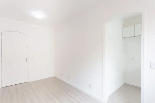 Imagem Apartamento Reformado 30M², 1Q, 1 Banheiro, 1 Vaga, Sol da Manhã, Churrasqueira, Salão de Festas.