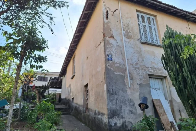 Imagem Terreno de Esquina com Excelente Localização – Perfeito para Investidores ou Projeto Residencial!