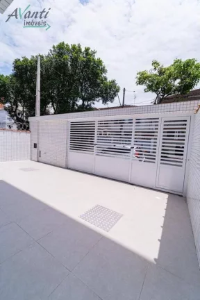 Casa sobreposta à venda no Campo Grande em Santos – 3 suítes, 4 vagas – R$ 1.300.000