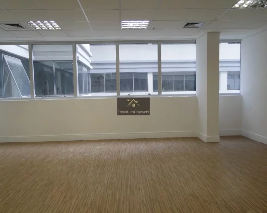 Imagem SALA COMERCIAL PRÓXIMO AO SHOPPING JARDIM SUL 45,00 M 1 BANHEIRO PRIVATIVO PISO ELEVADO AR CONDICIONADO LUMINÁRIAS FORRO 1 VAGA DE GARAGEM