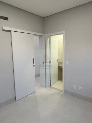 Imagem Casa em Condomínio de Luxo com 3 Suítes e 4 Vagas de Garagem em Coxipó da Ponte, Cuiabá-MT - Imperdível!