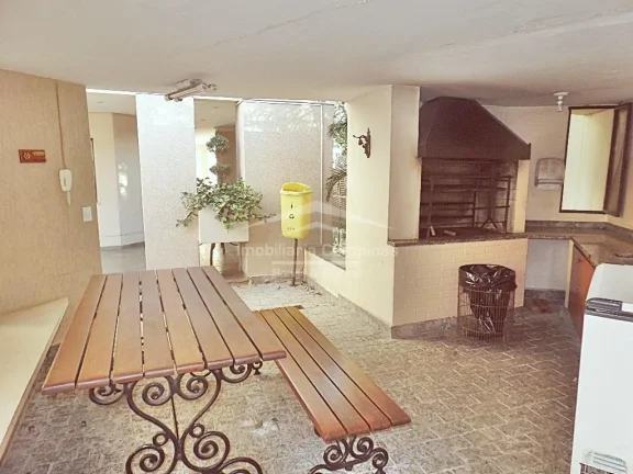 Imagem Apartamento amplo, em ótima localização!
Conta com 3 quartos com armários, 1 suíte, living para...