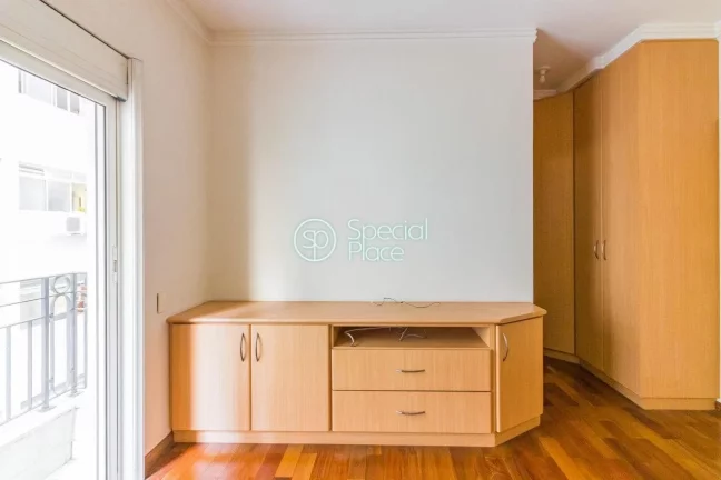 Imagem Lindenberg em Higienópolis. São 306m² de área privativa, com 4 dormitórios ( 4 suítes) e 4 vag...