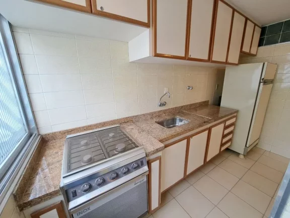 Imagem APARTAMENTO COM 2 DORMITÓRIOS E 2 VAGAS DE GARAGENS, 1 QUADRA DA PRAIA NA PITANGUEIRAS