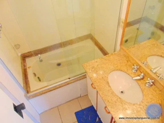 Imagem Pitangueiras - Uma quadra da praia - Flat com lazer - 02 vagas de garagem.