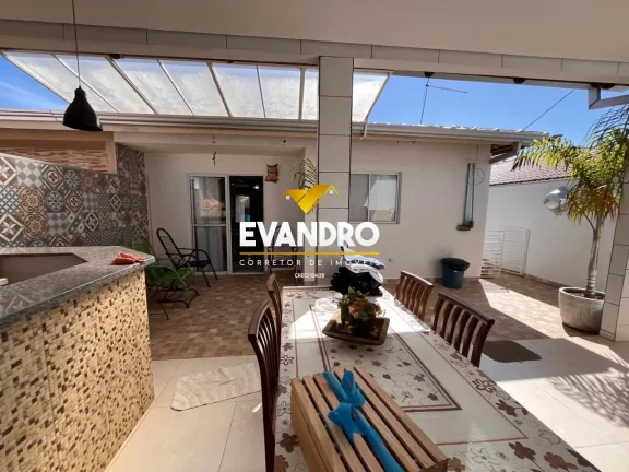 Imagem Casa em Condomínio para Venda em Cuiabá / MT no bairro Jardim Imperial