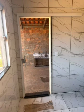 Imagem Casa com 2 dormitórios no Jardim Copacabana - Uberaba