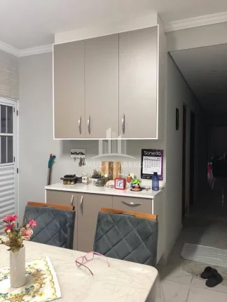 Imagem São 2 Casas 4 cômodos com suíte e 5 cômodos 1 banheiro, 2 vagas, na Vila Homero Thon, Santo André-SP