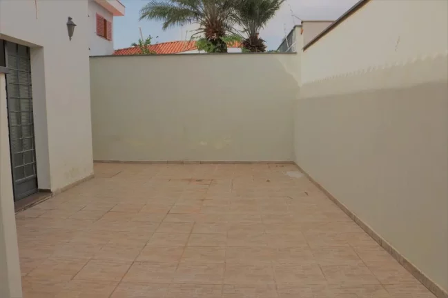 Imagem Casa a Venda em Tatuí no Jardim São Paulo, pode ser para fins comercial ou Residencial