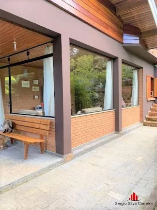 Imagem Casa a Venda com 03 Suítes, por 2.500.000,00 em Vila Inglesa.