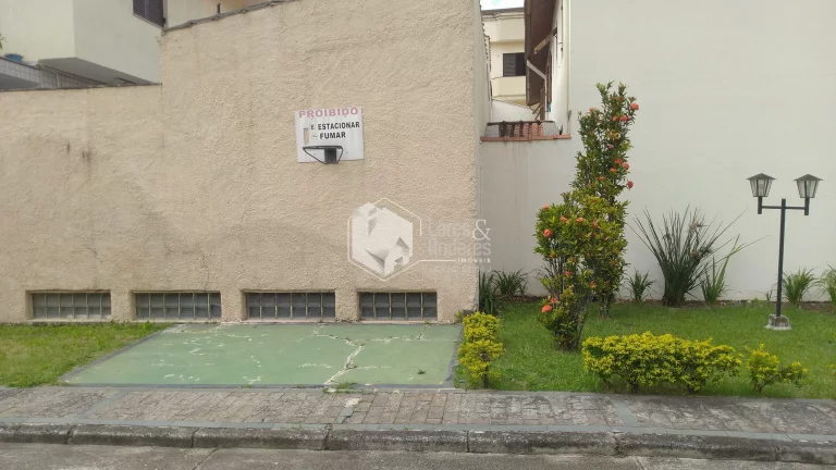 Imagem Sobrado à venda, 118m² com 2 suítes, 2 vagas em condomínio fechado com vaga para visitantes em rua sem saída - Conjunto Residencial Santa Terezinha