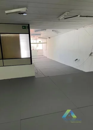 Imagem Prédio Comercial com 3 salas e 2 banheiros para Alugar em Pinheiros!!