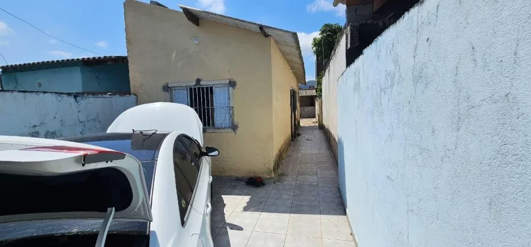 Imagem Casa para Venda em Itanhaém, Nova Itanhaém (Interior), 1 dormitório, 1 banheiro, 2 vagas