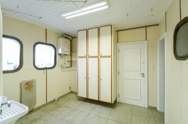 Imagem Apartamento 301M², 4Q, 4 Suítes, 4 Banheiros, 4 Vagas, Lavabo, Varanda, Academia, Piscina, Salão de Festas e Jogos, Playground, Banheira, Split.
