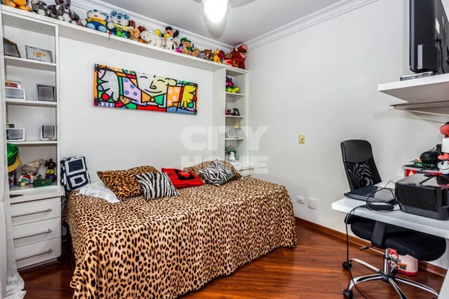Imagem Apartamento no Campo Belo, com 178m², três dormitórios, sendo três suítes, ampla sala para trê...