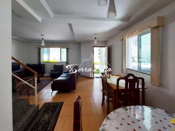 Imagem Casa com 4 dormitórios à venda, 138 m² por R$ 750.000,00 - Iucas - Teresópolis/RJ