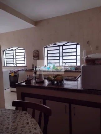 Imagem Imperdível: Casa à venda no Rio de Janeiro-RJ, 4 quartos, 1 suíte, 1 sala, 4 banheiros, 1 vaga de garagem, 164m² - Bairro Pechincha!