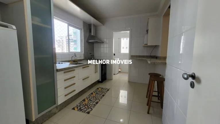 Imagem Apartamento á venda com 02 dormitórios sendo 01 suíte, ampla sacada com churrasqueira a carvão, próximo a Roda Gigante à Venda em Balneário Camboriú - SC