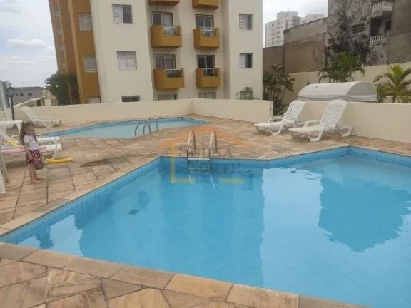 Imagem Apartamento com 63m², dispõe de 2 dormitórios com armários planejados, 1 banheiro, sala dois amb...