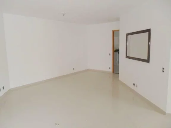 Imagem Praia de Pitangueiras, Local Nobre, Alto Padrão, Lazer Total, 2 Garagens, 145 m² úteis, Próximo ao Mar, Reformado.