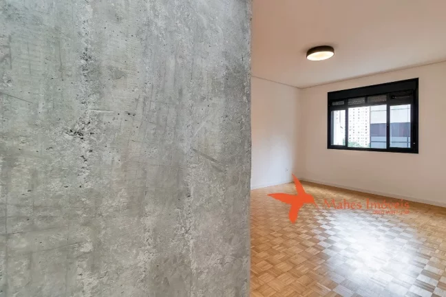 Imagem Espaçoso Apartamento de Reformado com 3 quartos (sendo 2 Suítes) em Cerqueira C?(C)sar, São Paulo - 220,95m e 2 Vagas de Garagem!