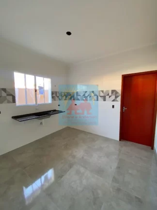 Imagem Casa na Praia de Mongaguá com churrasqueira, 239.900,00