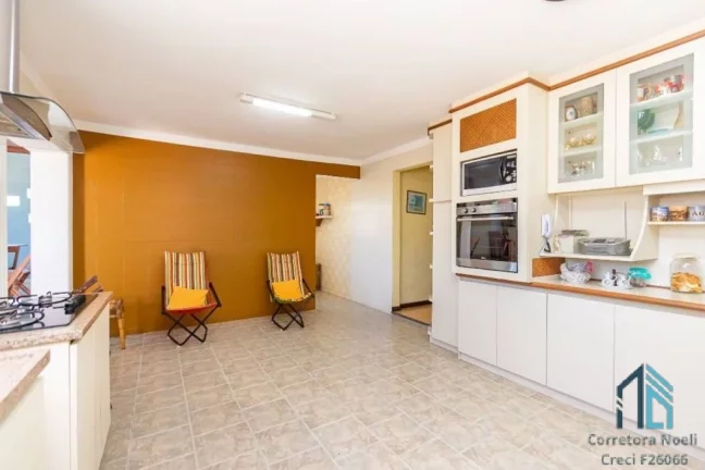 Imagem Casa térrea com área de lazer, 03 quartos sendo 02 suítes, no Santa Cândida em Curitiba PR