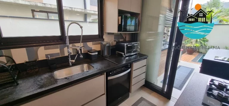Imagem Venda ou Aluguel de casa em Juquehy - Condomínio com 4 suítes, 200m da praia, piscina privativa, área gourmet - máx. 12 pessoas | Juquehy Imobiliária