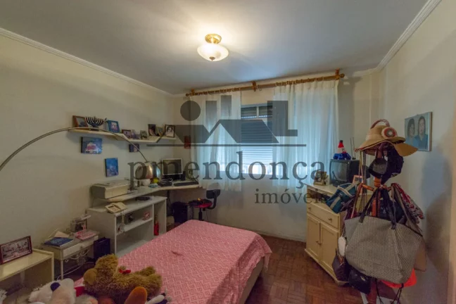 Imagem Apartamento de 132m² em Higienópolis, 3 quartos (1 suíte) e 1 vaga demarcada e livre.