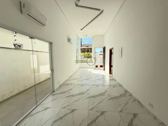 Imagem Casa térrea alto padrão com pé direito duplo, apenas 150 metros da praia