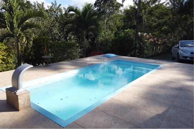 Imagem Sítio com três dormitórios e piscina em Saquarema.