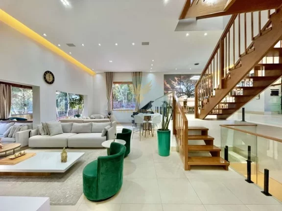 Imagem Casa em Condomínio a Venda no bairro Granja Viana - Carapicuíba, SP