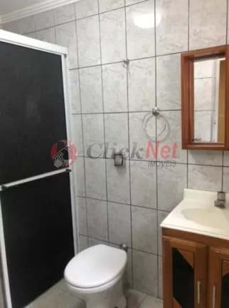 Imagem Casa recém reformada localizada no bairro Jardim Alvorada, Santo André com 4 dormitórios, sendo 1 suíte, 1 vaga e uma edícula, 138,98m².