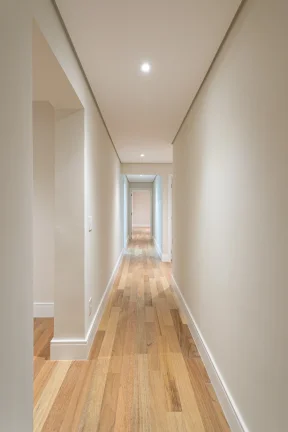 Imagem Apartamento 263M² Reformado, 4Q, 2 Suítes, 3 Banheiros, 2 Vagas, Lavabo, Academia, Piscina, Churrasqueira, Salão de Festas e Jogos, Quadra.