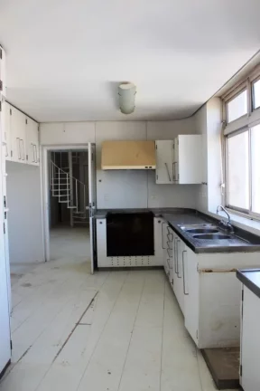 Imagem Cobertura Triplex em Santa Cecília com 4 quartos, 6 vagas