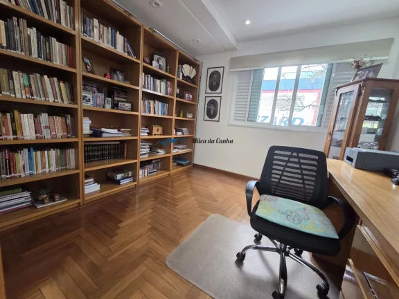 Imagem Linda Casa à Venda, com 4 dormitórios, 2 suítes, com 249m² com jardim, com 4 vagas, Vila Gilda, Santo André